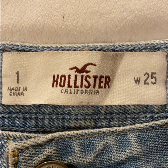 Hollister Jean Shorts - Picture 3 of 3